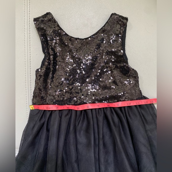 Toddler Girl Sequin Dress. Size 5T - Picture 7 of 13